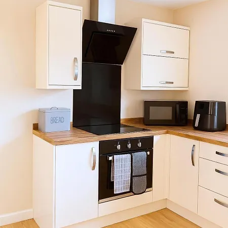 Spacious 3-bed Contractor-friendly Dom wakacyjny *