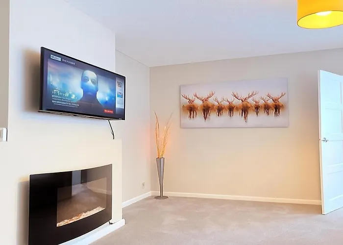 Spacious 3-bed Contractor-friendly Dom wakacyjny *