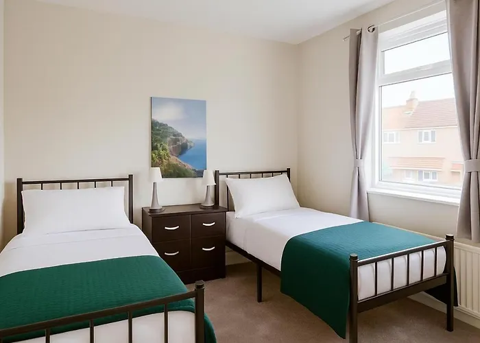 Spacious 3-bed Contractor-friendly Dom wakacyjny *