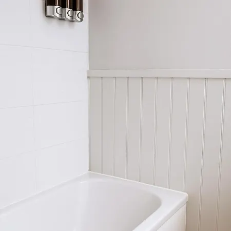 Spacious 3-bed Contractor-friendly 度假居